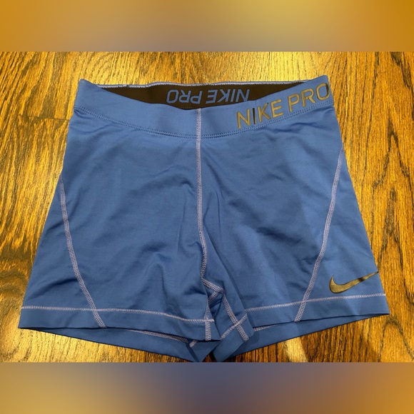 2 Pairs of Nike Pros - Picture 2 of 9
